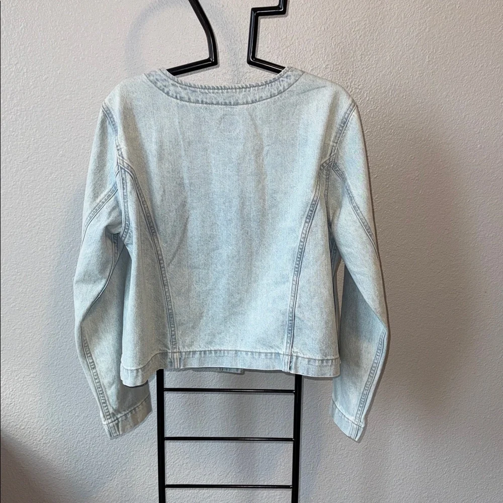 GAP Women's Light Blue Jean Jacket - Picture 5 of 7